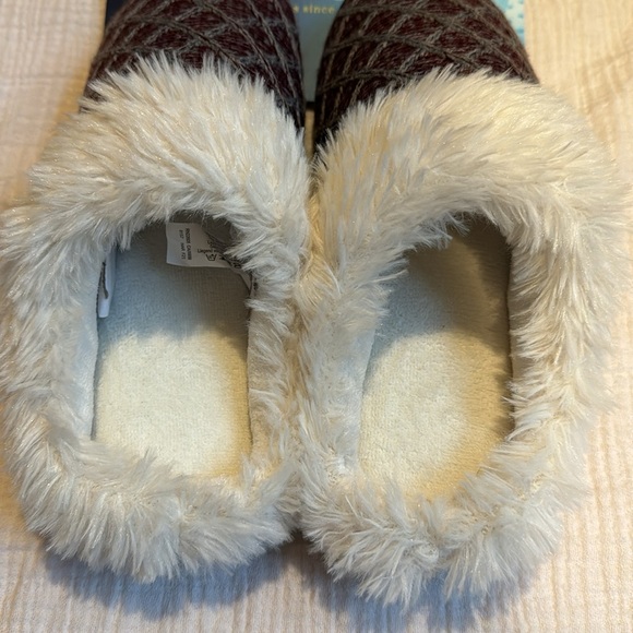 NWT isotoner Woman's Diamond Sweater Knit Clog Slippers | Size SM 6.5-7 - Picture 6 of 8